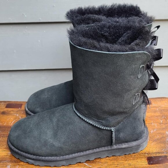 UGG Black Suede Shearling Bailey Bow Boot size 7 - Picture 4 of 10